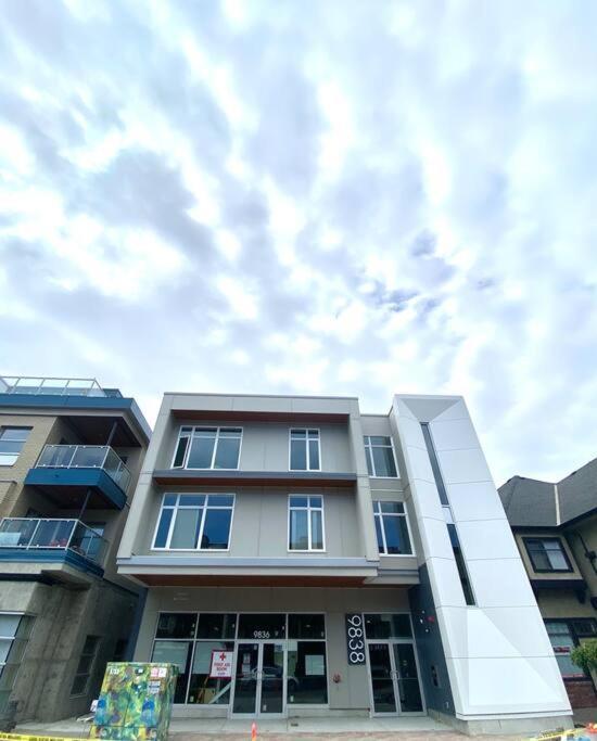 Lovely Brand New Condo Sidney Exterior photo